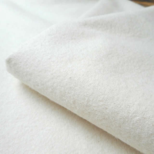 白うさぎ両面起毛ネル生地91cm巾1メートル【1メートルのみメール便可】