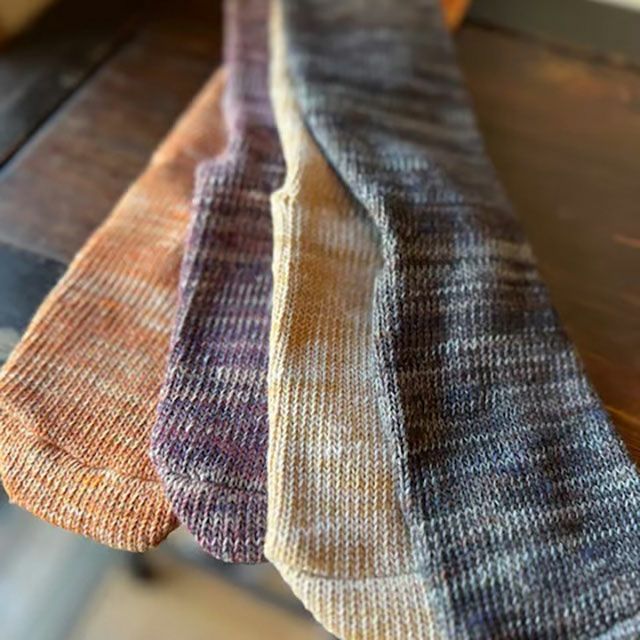 mokono日々のクネクネくつ下色合わせミドルくつ下22-26cm【メール便可】